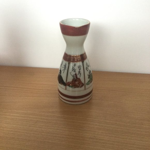 Two vintage Japanese porcelain sake bottle small vase signed beautiful - Picture 10 of 13